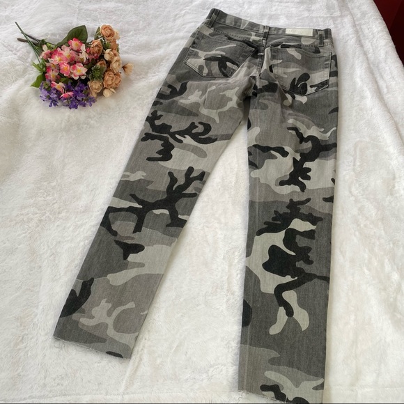 Re/Done High-Rise Raw Hem Buttonfly Camouflage Ankle Crop Jeans 26 - Picture 6 of 7